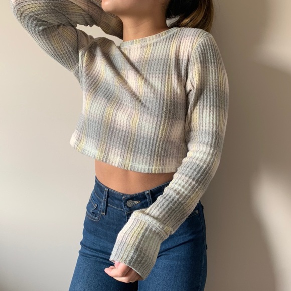 2/$30🌟Urban outfitters cropped sweater - Picture 3 of 4